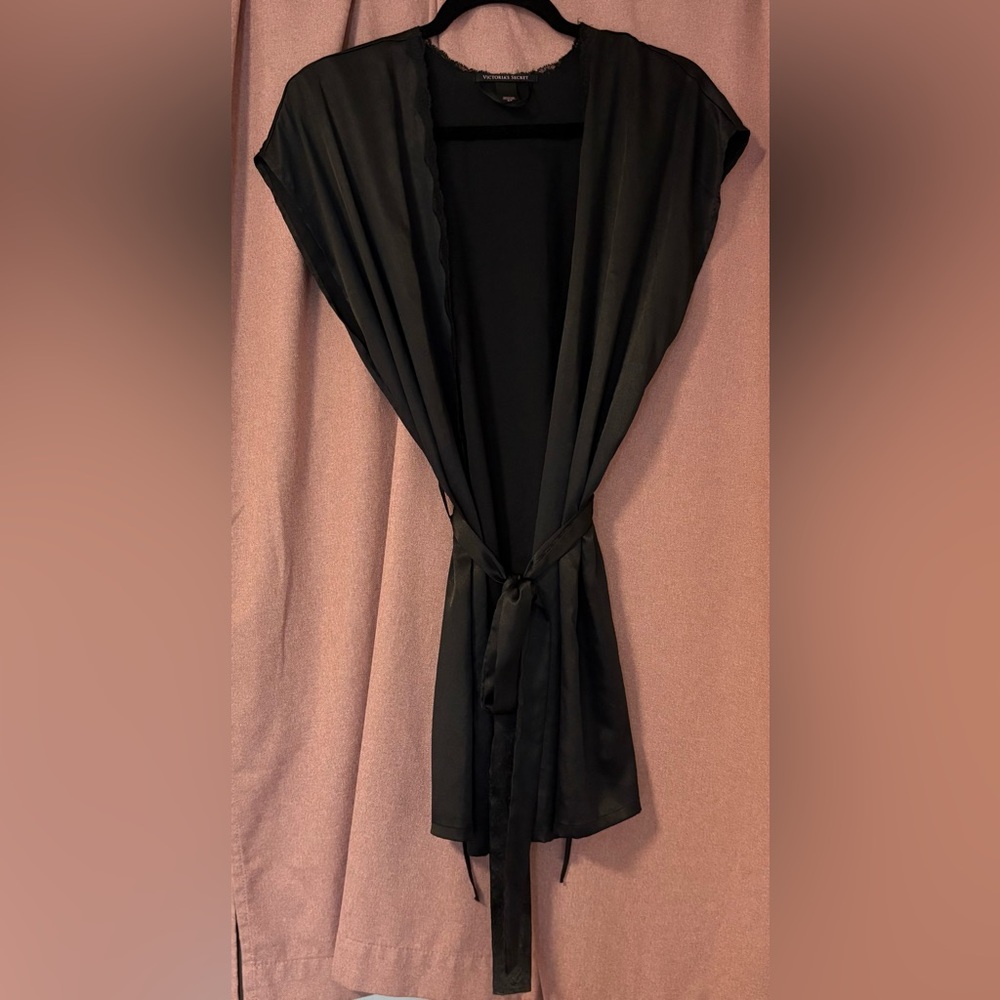 Elegant Black Victorias Secret Satin Women's Robe size Small
